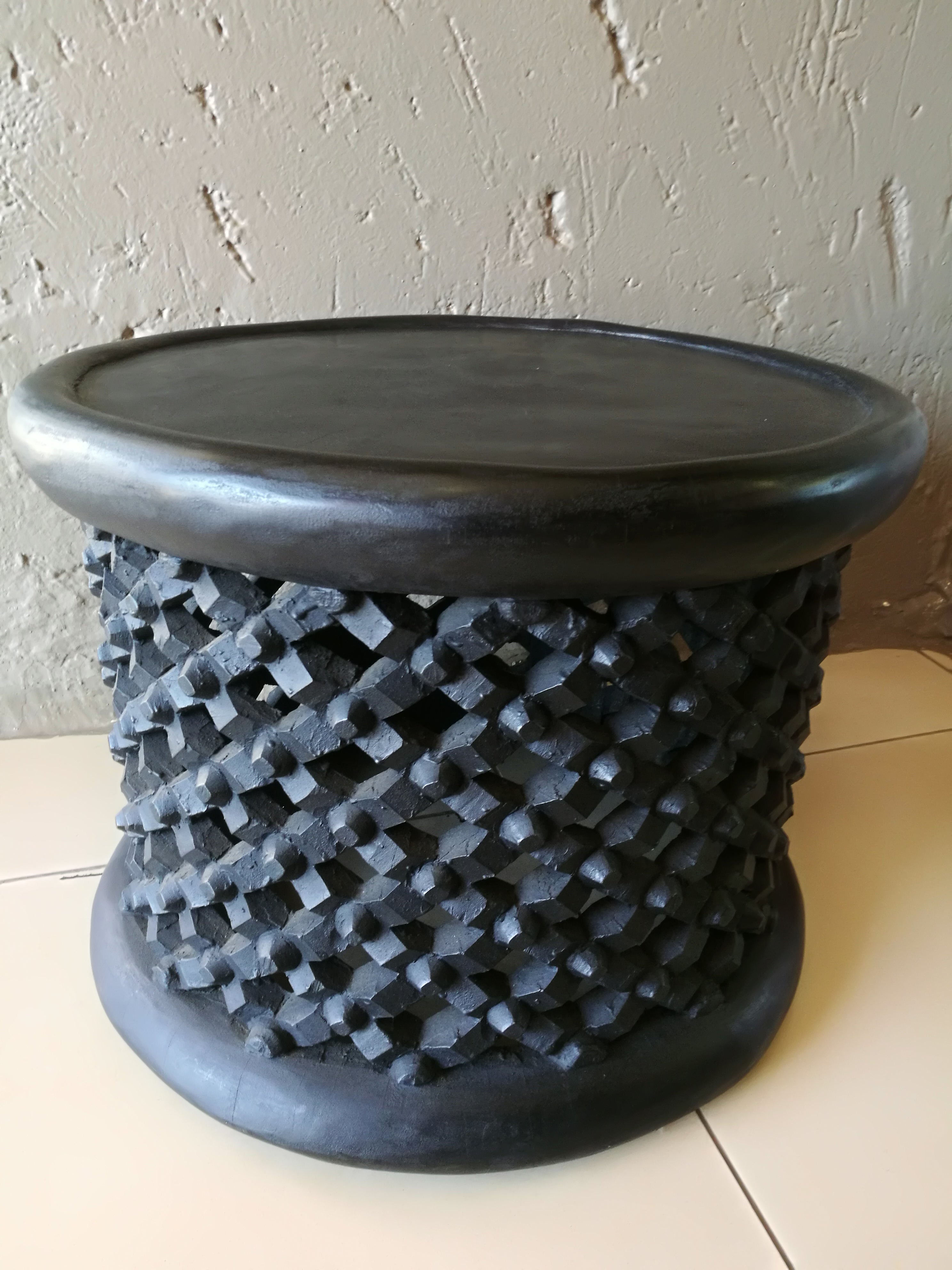 Bamileke Table 50cm x 40cm