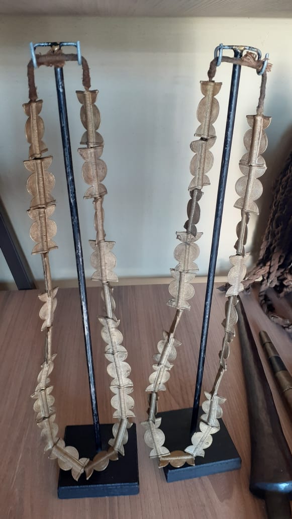 Baule brass necklace.