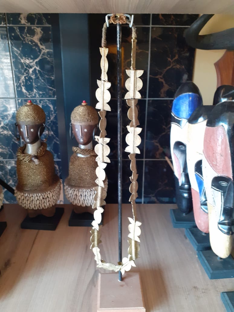 Baule brass necklace.