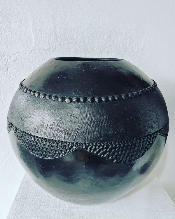 Vintage Zulu Pot.